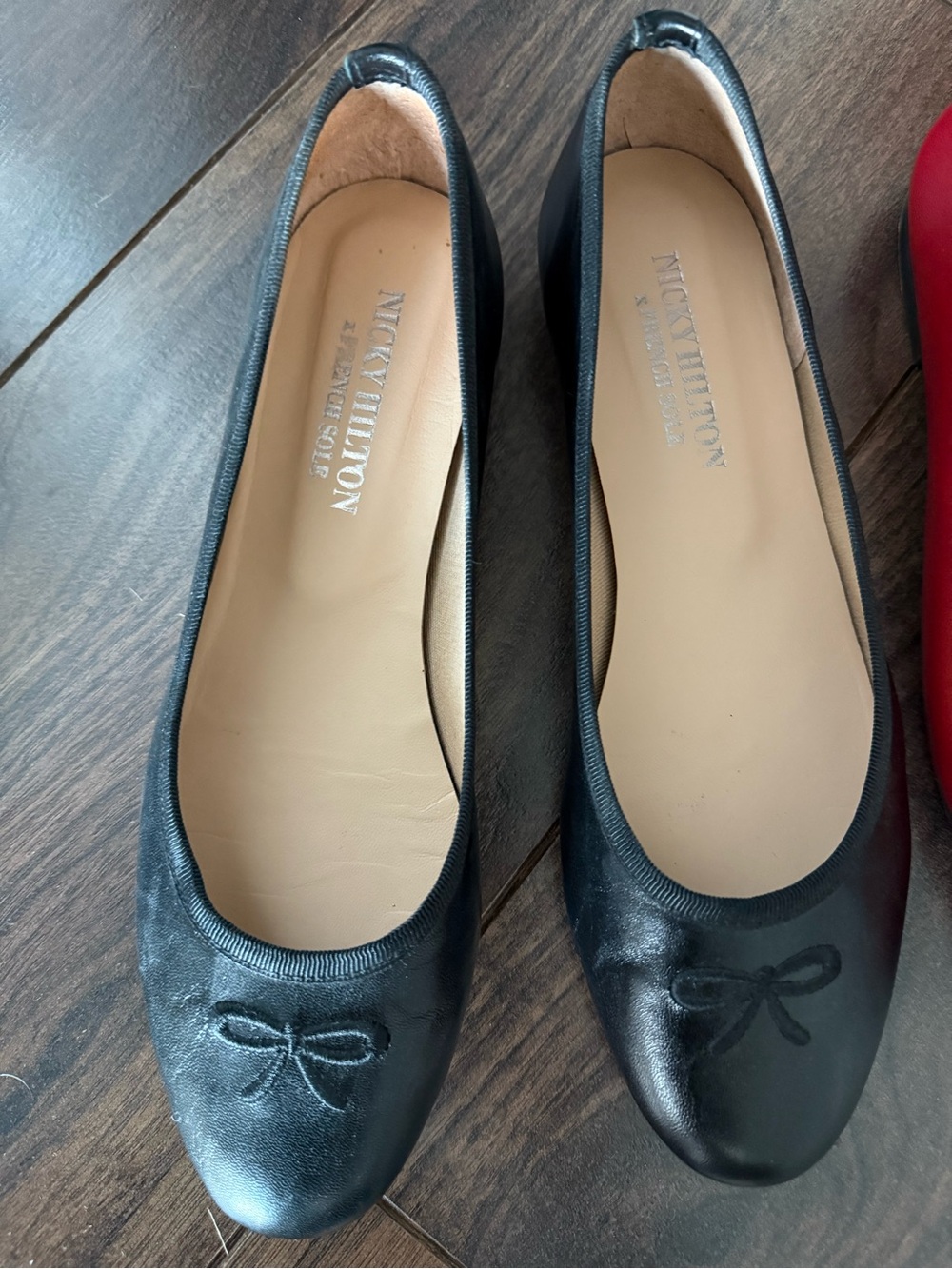Nicky Hilton black Ballet Flats